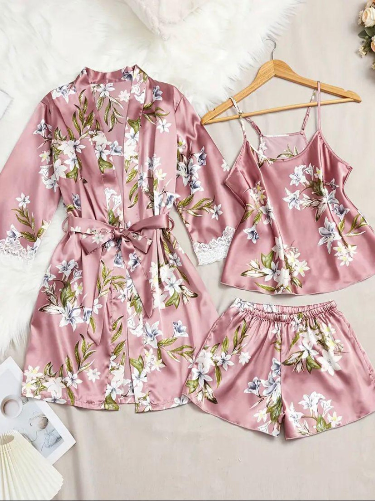 Kadınlar için Şık Çiçek Baskılı 3 Parça Pijama Takımı