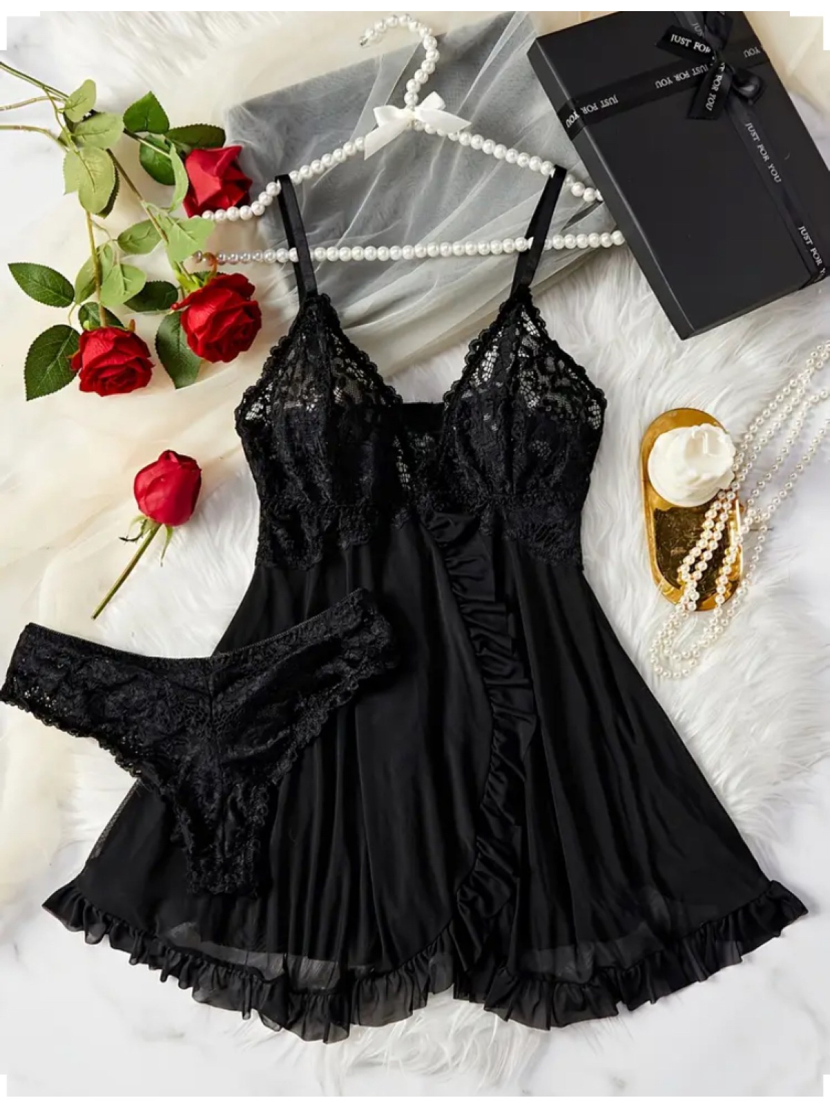 Sıcak Kontrast Dantel İç Giyim Seti, V Yaka Sırtı Açık Babydoll ve Tanga, Kadın Seksi İç Giyim ve İç Giyim